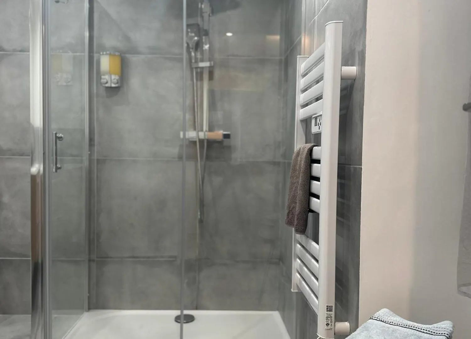 Apartment 2 Pieces Vue Mer A Proximite Des Parfumeries Grasse
