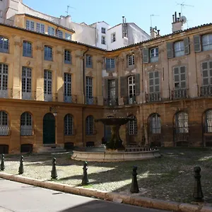 Vakantiehuis Logis Au Milieu Des Pins, Le Puy-Sainte-Réparade